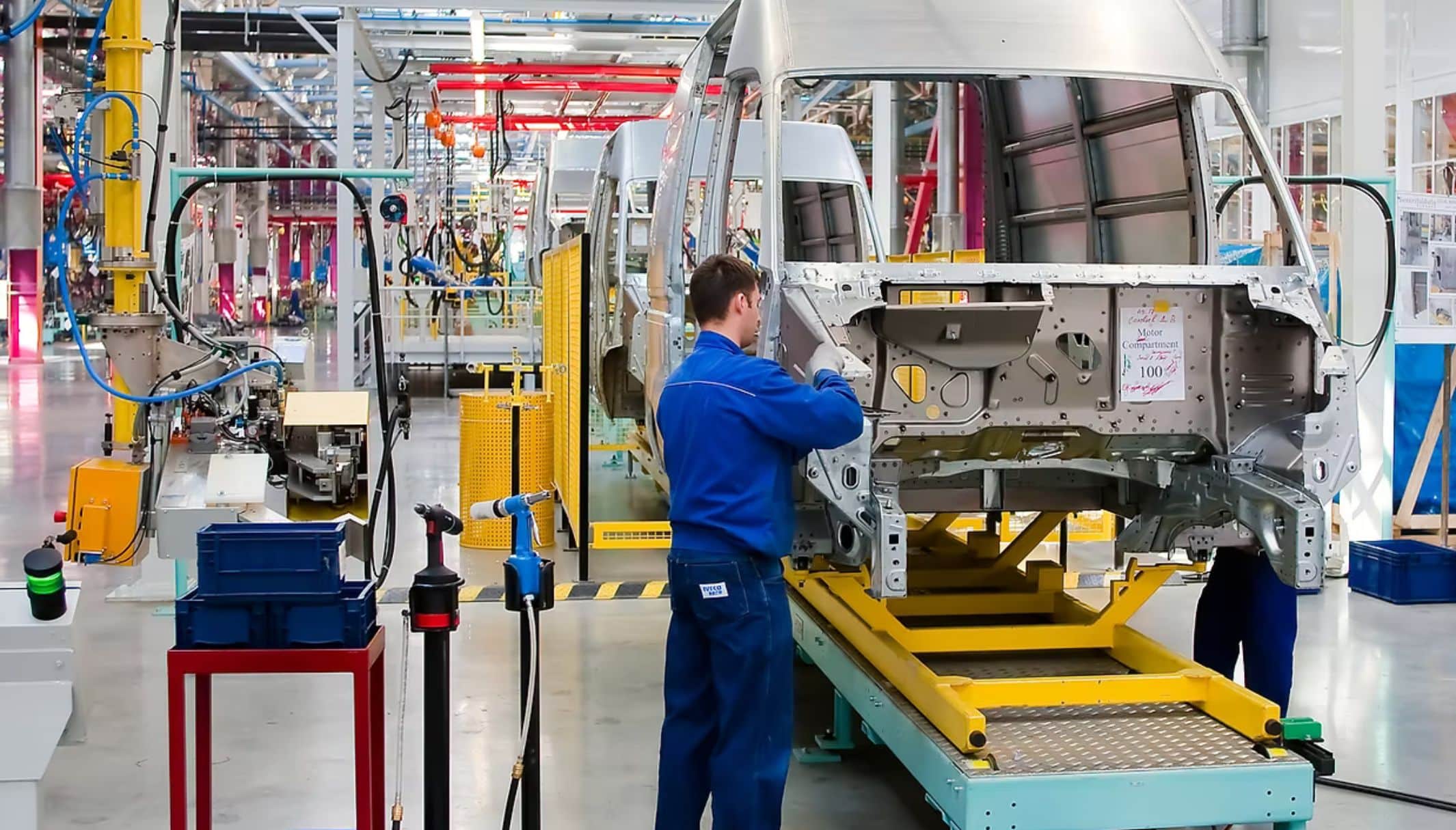 Automotive-Factory-Conveyor-Car-Build